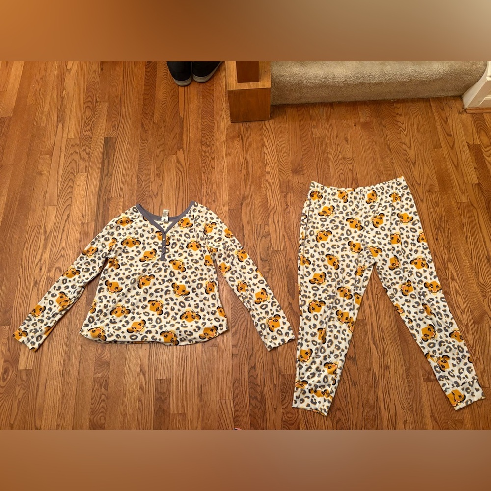 Woman’s DISNEY lion king pyjamas two piece set